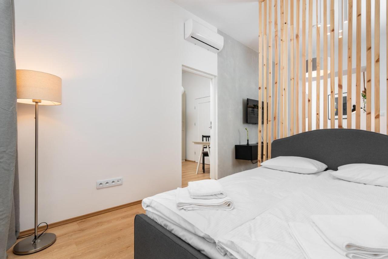 Modern Centrally Located Apartments - By Upstairs Cracovia Exterior foto