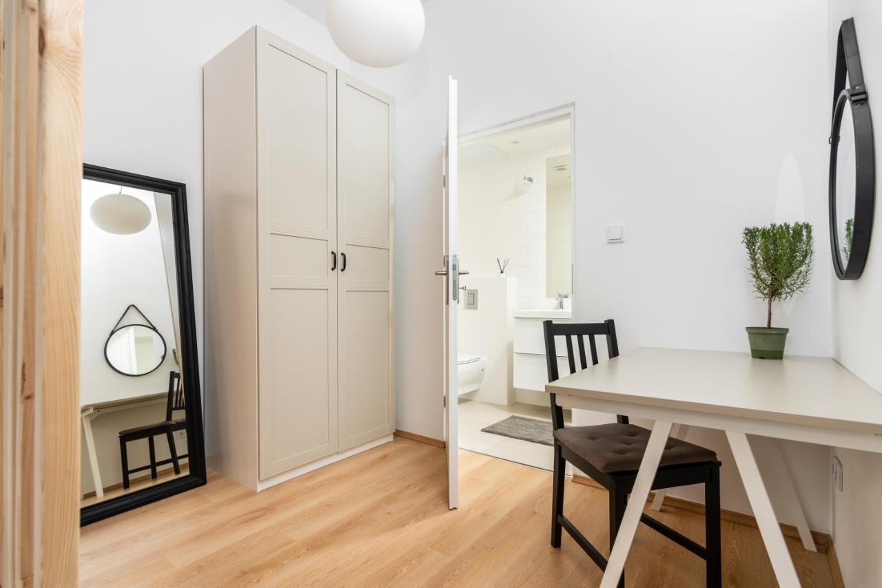 Modern Centrally Located Apartments - By Upstairs Cracovia Exterior foto